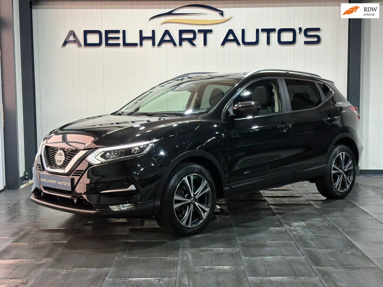 Nissan Qashqai - 1.3 DIG-T Tekna Automaat / Panorama dak / Lederen interieur / elektrische stoelen / Naviga - AutoWereld.nl
