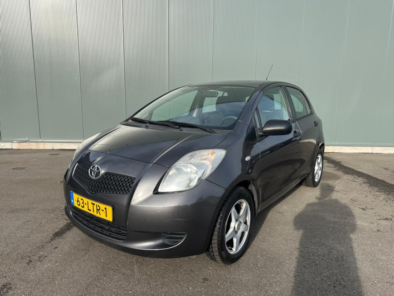 Toyota Yaris - 1.3 VVTi Terra AIRCO | TREKHAAK ! - AutoWereld.nl