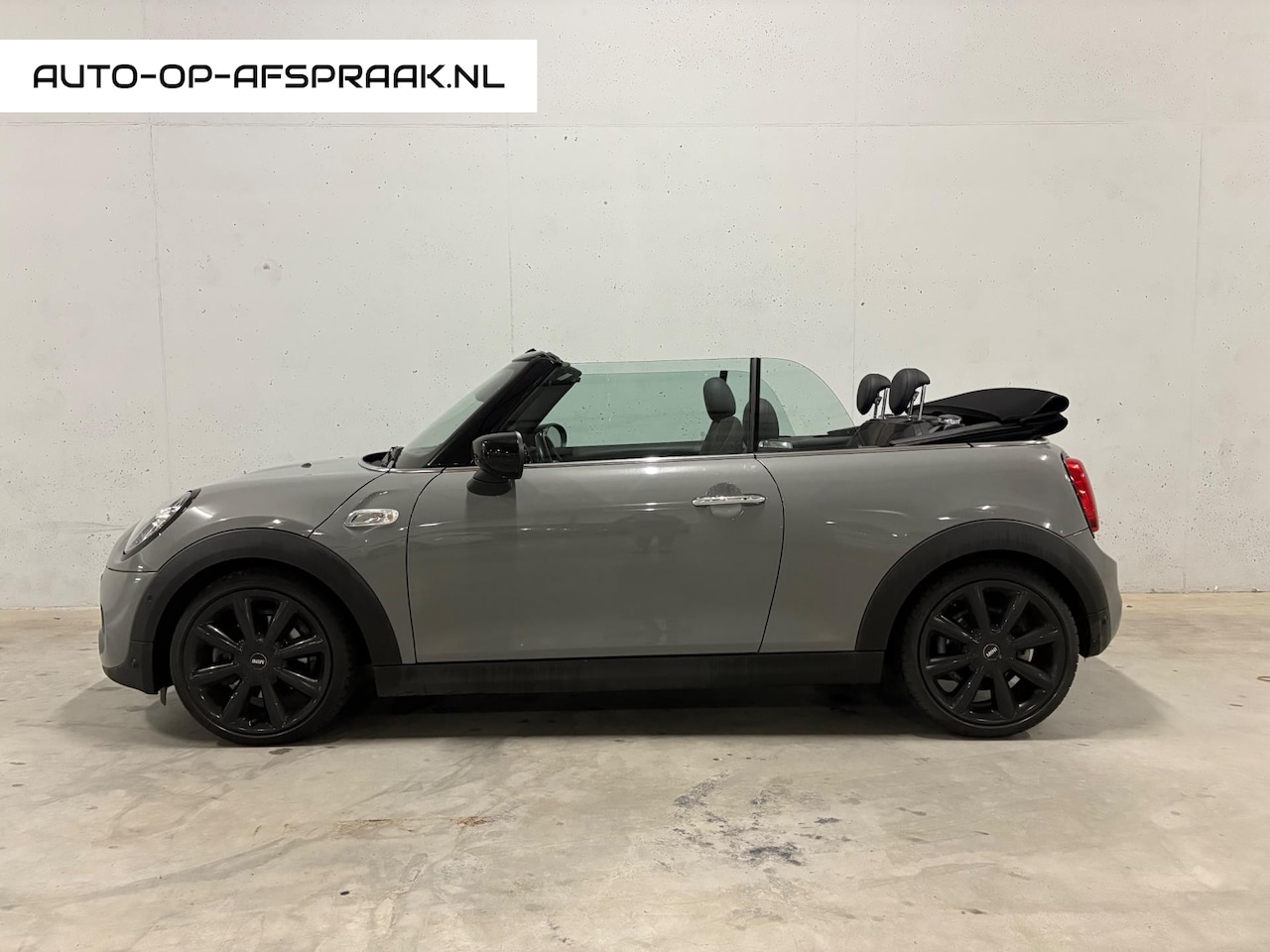 MINI Cabrio - JCW 2.0 Cooper S Night Jack Edition BTW 21% Aut. Leer Camera Navi - AutoWereld.nl
