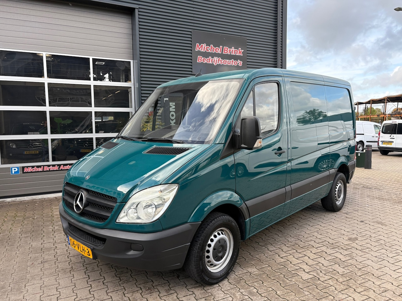Mercedes-Benz Sprinter - 318 3.0 CDI V6 325 HD 185 PK - AutoWereld.nl