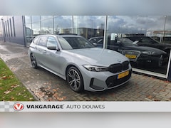 BMW 3-serie Touring - 320e Touring M-Sport |Pano|HUD|ACC|Widescreen