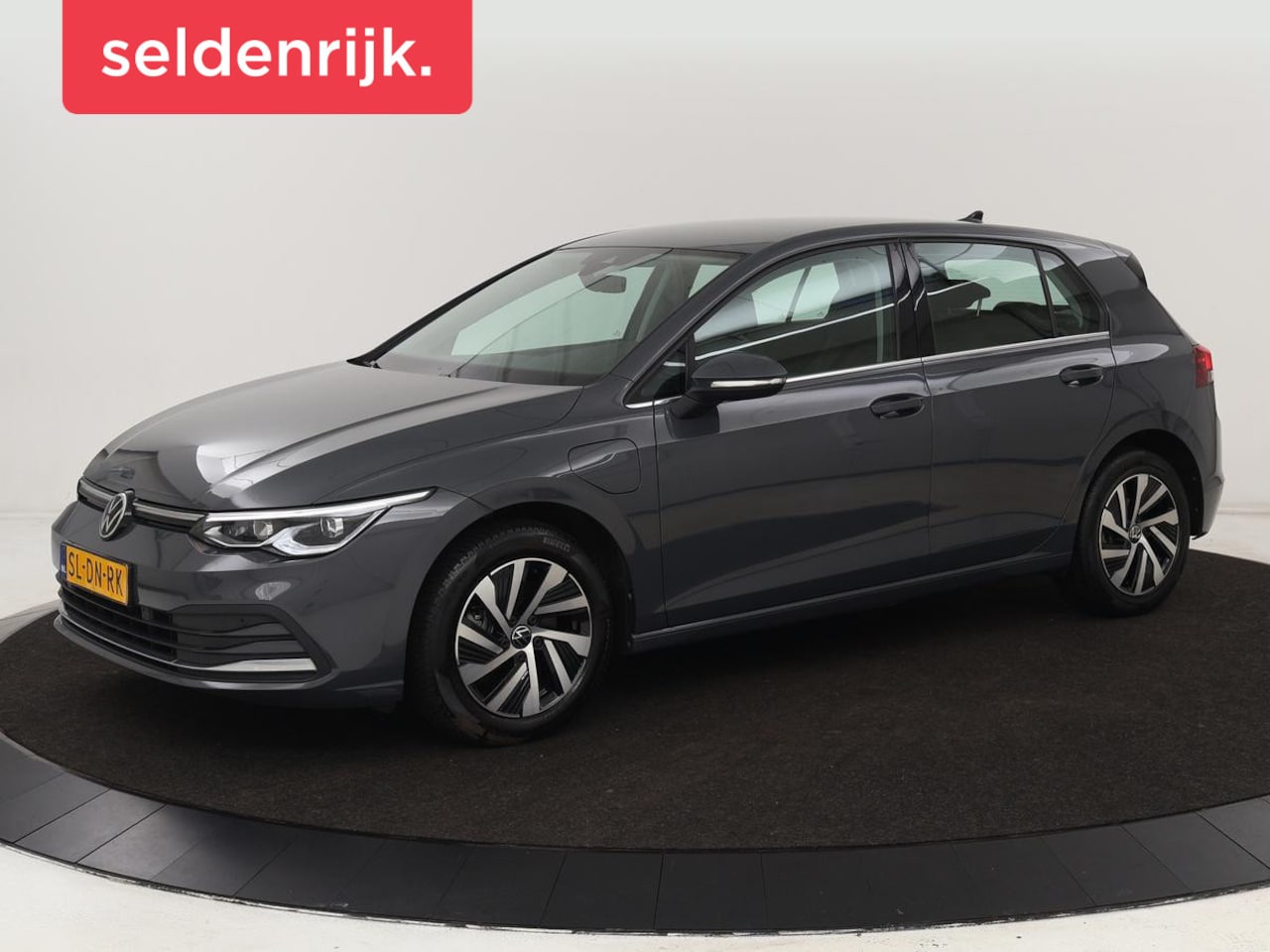 Volkswagen Golf Plus - 1.4 eHybrid Style | Massage | Carplay | Sfeerverlichting | Navigatie | Memory | Adaptive c - AutoWereld.nl