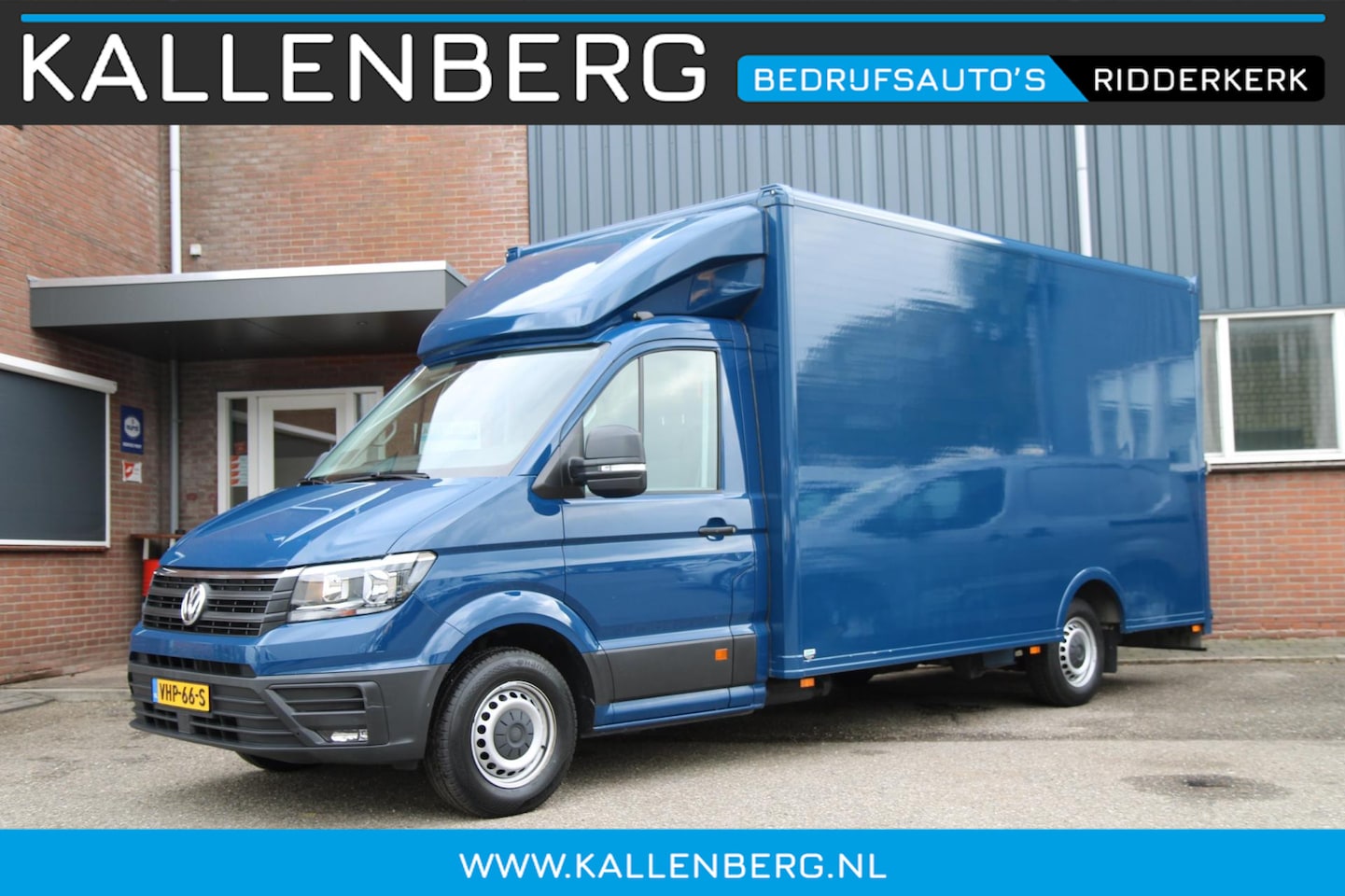 Volkswagen Crafter - 35 2.0 TDI L4 / Bakwagen / Lage instap / Meubelbak / Luxe - AutoWereld.nl
