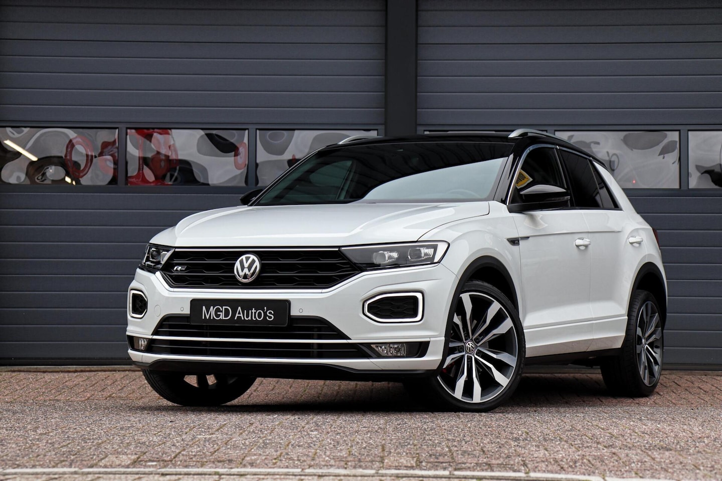 Volkswagen T-Roc - 1.5 TSI 2x R-Line /LED/PANODAK/CARPLAY/CAMERA/STOELVERW./ACC/TREKHAAK! - AutoWereld.nl