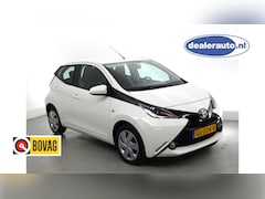 Toyota Aygo - 1.0 VVT-i x-nav navi, start/stop, traction c, multystuur, airco, achter camera, buiten spi
