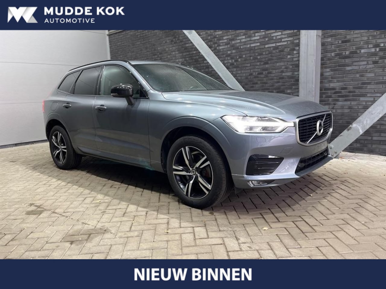 Volvo XC60 - T4 R-Design | Panoramadak | harman/kardon | Stoelverwarming | Keyless | Camera | Getint Gl - AutoWereld.nl