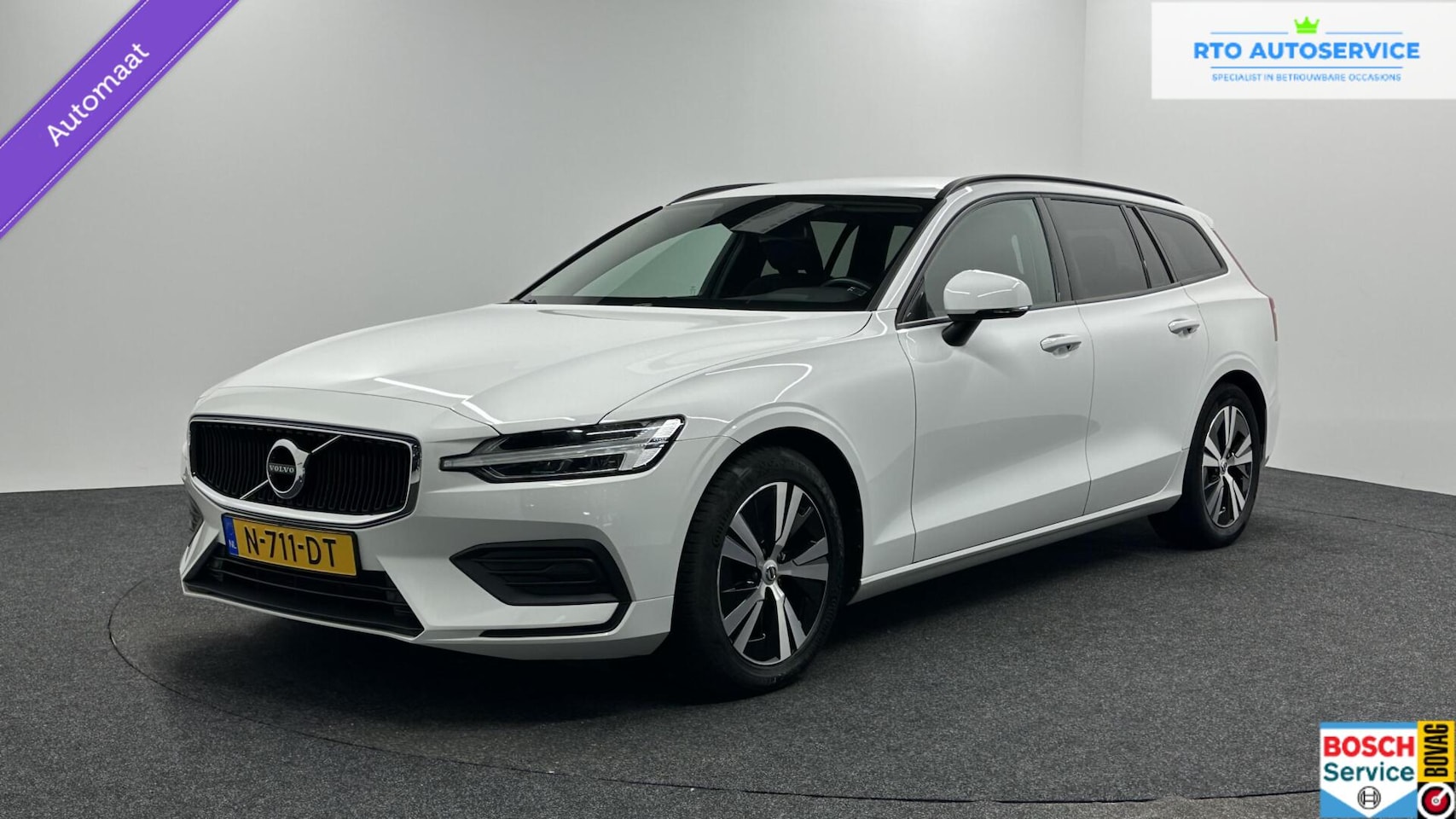 Volvo V60 - 2.0 B3 Momentum Advantage TREKHAAK NAVI LED CARPLAY LM CRUISE. - AutoWereld.nl