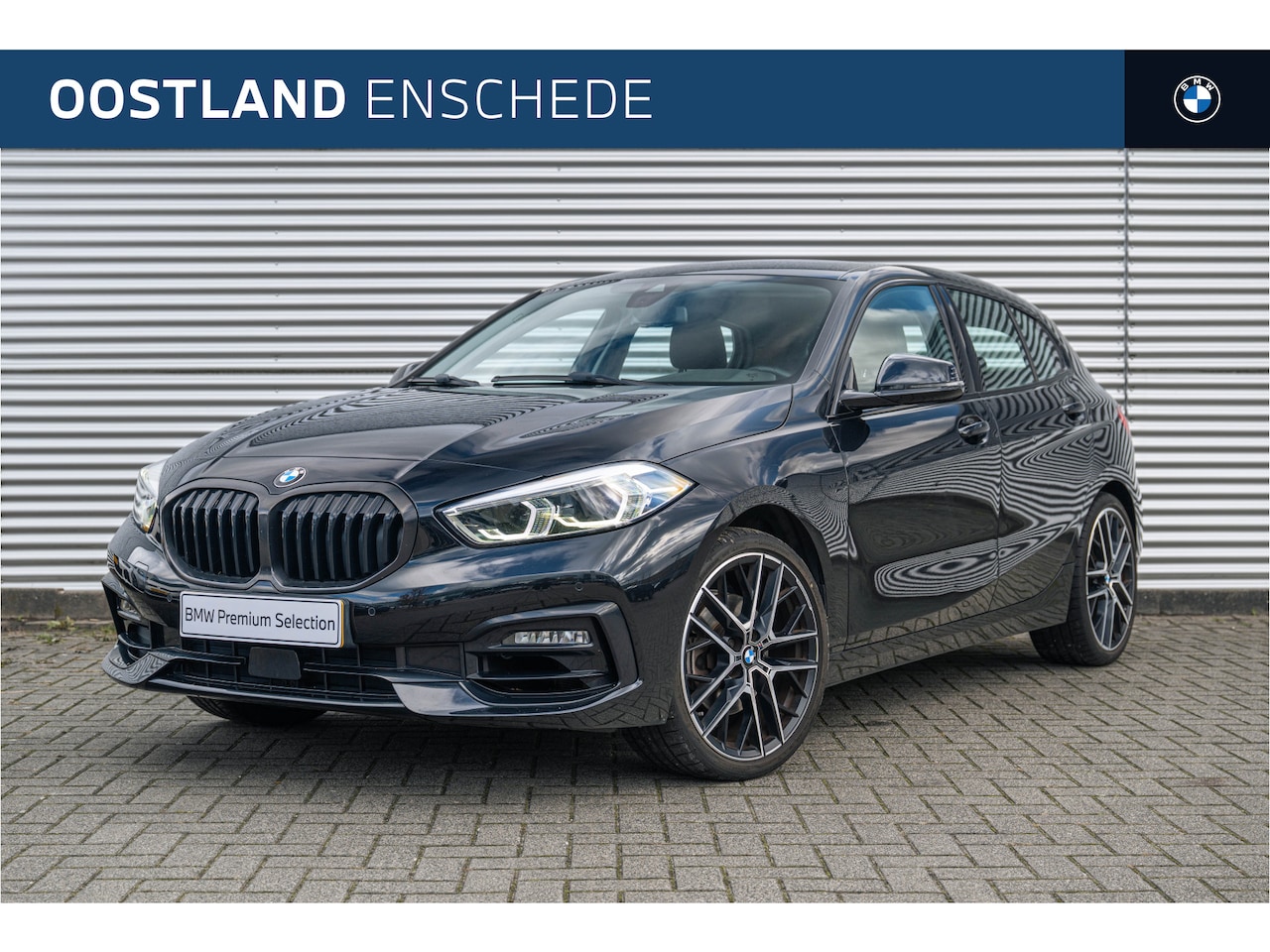 BMW 1-serie - 118i Executive Sport Line Automaat / Sportstoelen / LED / Cruise Control / Airconditioning - AutoWereld.nl