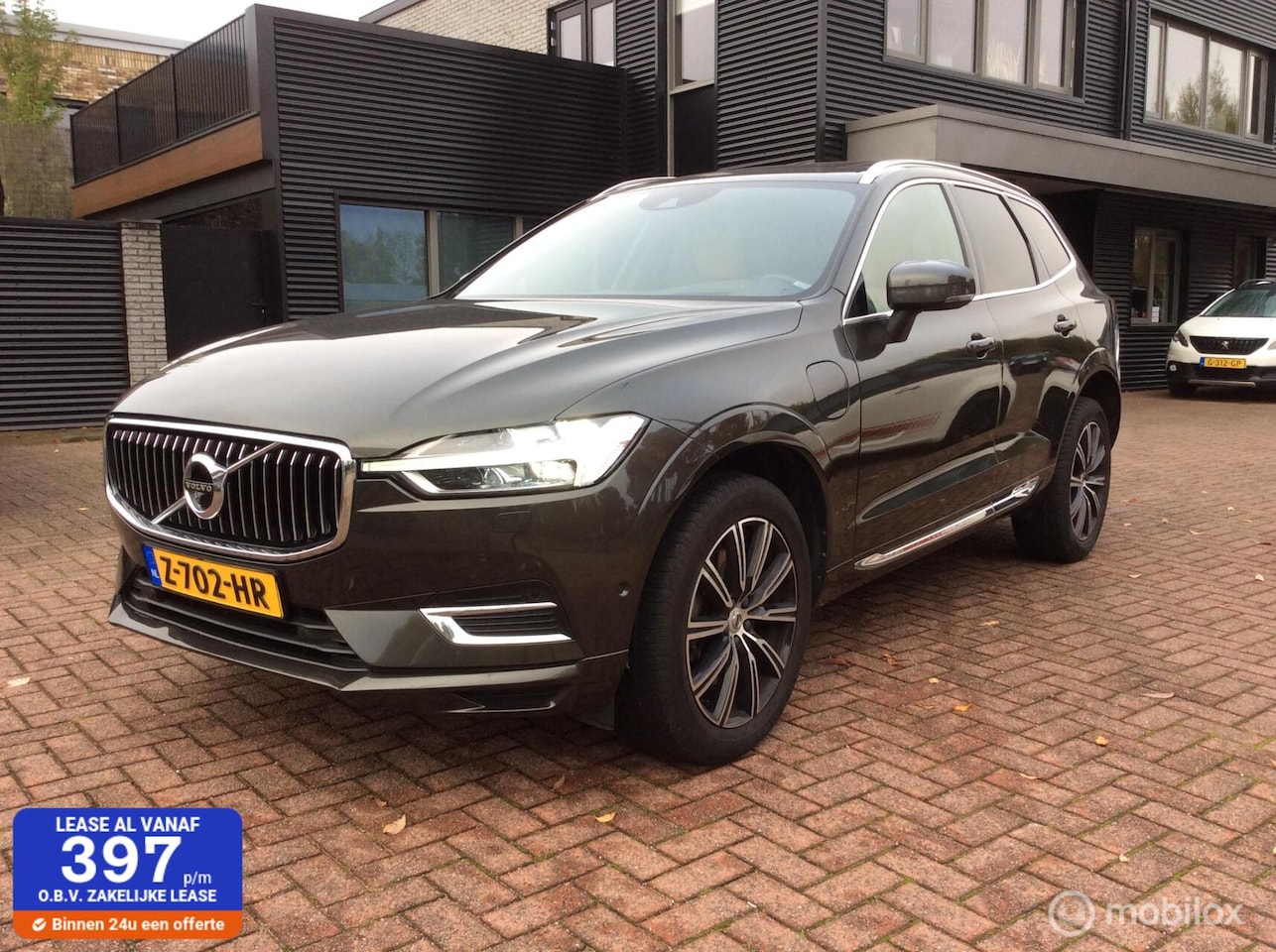 Volvo XC60 - 2.0 T8 Twin Engine AWD Inscription Luchtvering Panorama - AutoWereld.nl