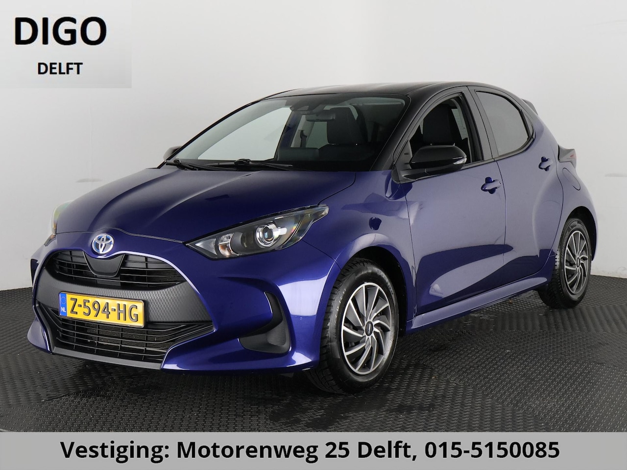 Toyota Yaris - 1.5 HYBRID BI-TONE AUTOMAAT NAVI GARANTIE 6-2032 PARKEERCAMERA.APPLE /ANDROID CARPLAY - AutoWereld.nl