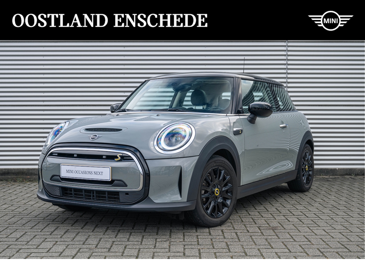 MINI Mini-Electric - Classic Automaat / Panoramadak / Sportstoelen / LED / Airconditioning / Cruise Control / P - AutoWereld.nl