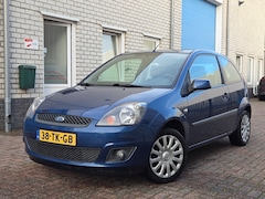 Ford Fiesta - 1.4-16V Futura Airco-distributie+koppeling nieuw