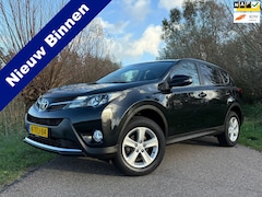 Toyota RAV4 - 2.0 Dynamic 4WD / Uniek 60.573 km / 1e Eigenaar / Camera / Trekhaak / Clima / 17" Velgen /