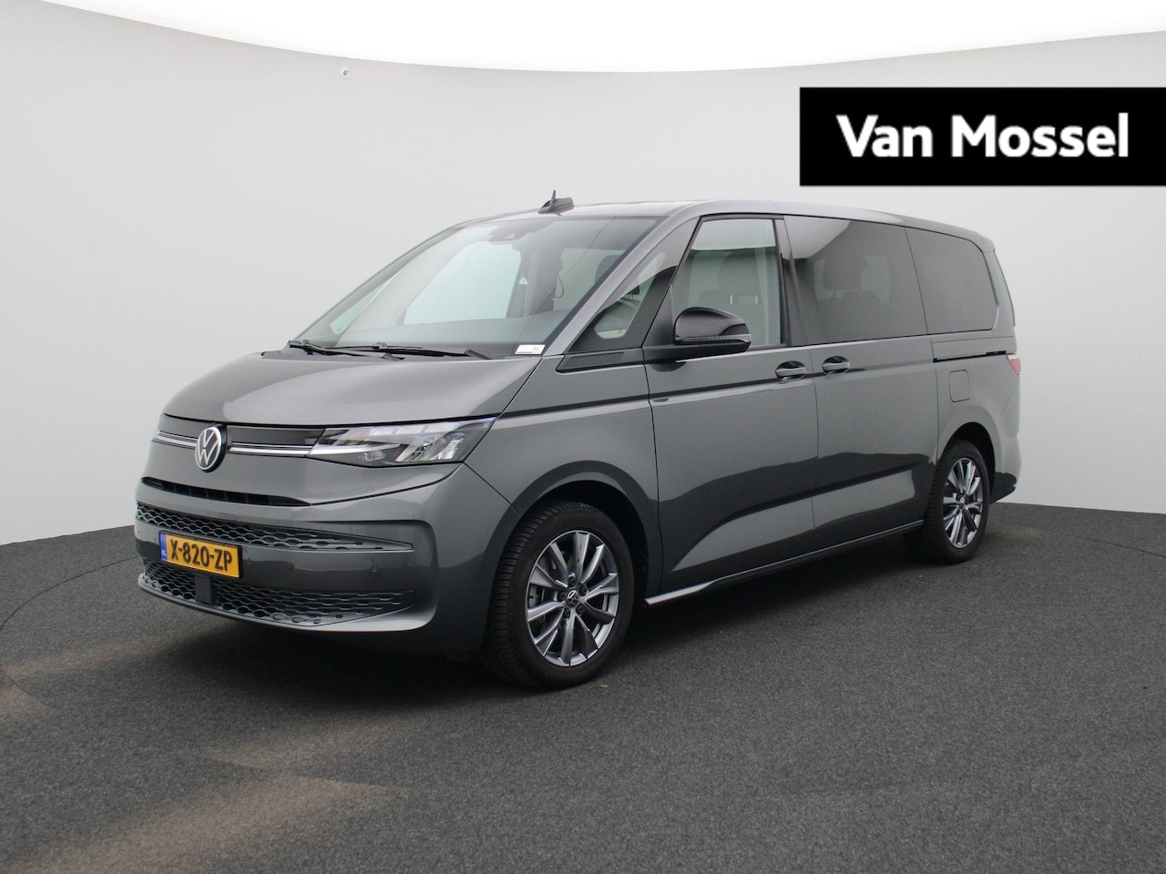 Volkswagen Multivan - 1.4 eHybrid L2H1 Life | 18 inch velgen | Stoelverwarming voor | Achteruitrijcamera | Trekh - AutoWereld.nl