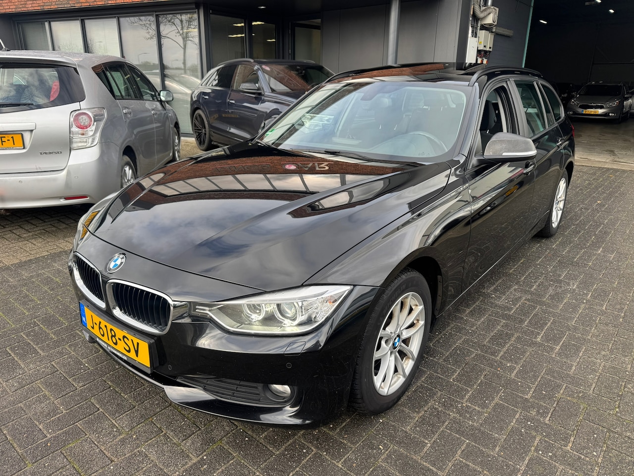 BMW 3-serie Touring - 316i AUTOMAAT LED PANO PDC ELEK KOFFERKLEP - AutoWereld.nl