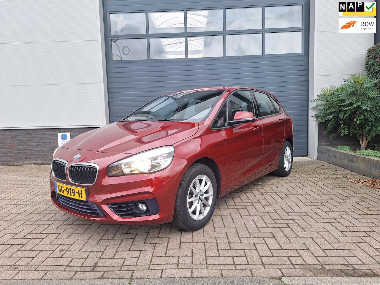 BMW 2-serie Active Tourer - | 218i Sport | Media | Telefoon verbinding | Cruise control | Leuke auto | - AutoWereld.nl