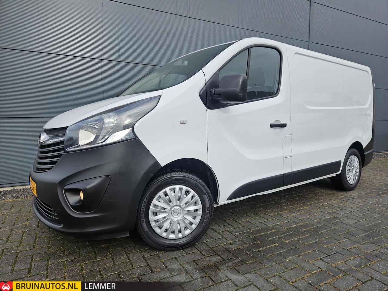 Opel Vivaro - 1.6 CDTI L1H1 Airco Navi Cam Trekhaak - AutoWereld.nl