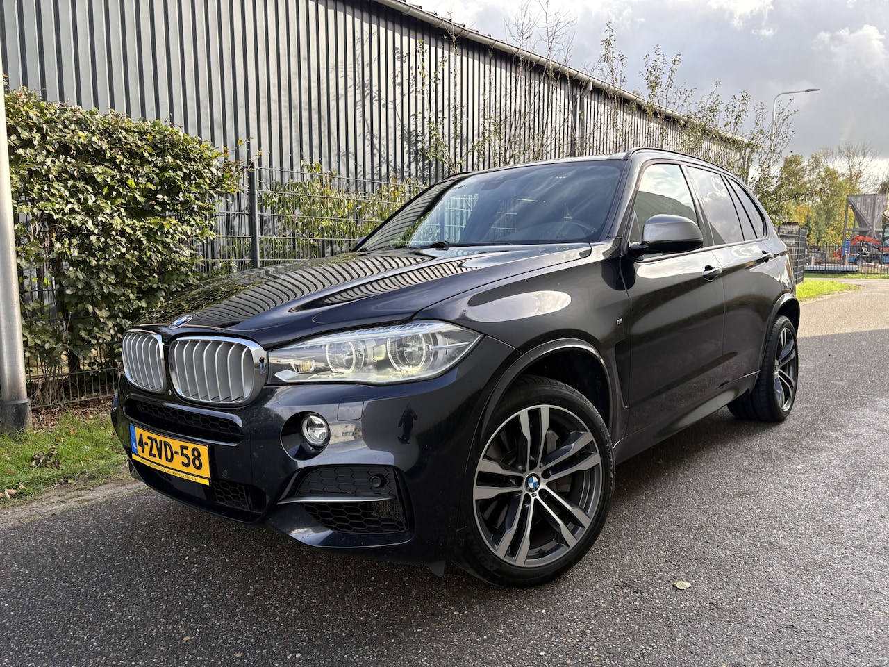 BMW X5 - M50d High Executive / AUTOMAAT / PANORAMAK / HARMAN KARDON / CAMERA - AutoWereld.nl