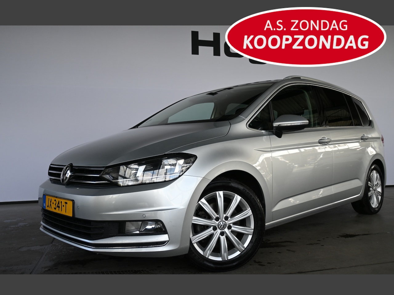 Volkswagen Touran - 1.2 TSI Highline 7 Persoons StoelMassage/verwarming Navigatie Goed Onderhouden! Inruil Mog - AutoWereld.nl