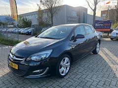 Opel Astra - 1.4 Business + AIRCO - TREKHAAK - NIEUWE APK