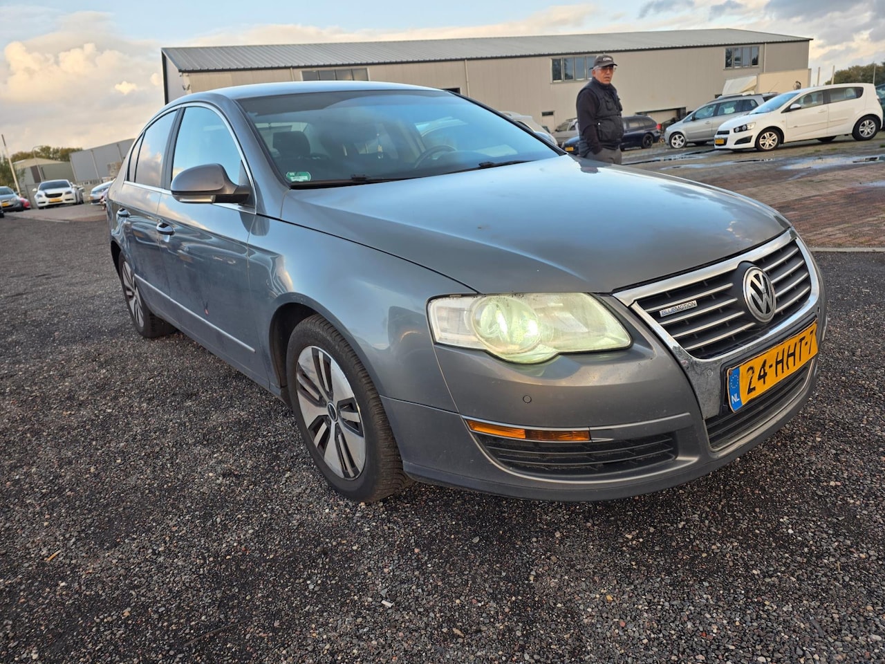 Volkswagen Passat - 1.9 TDI Bluemotion Business 1.9 TDI Bluemotion Business - AutoWereld.nl