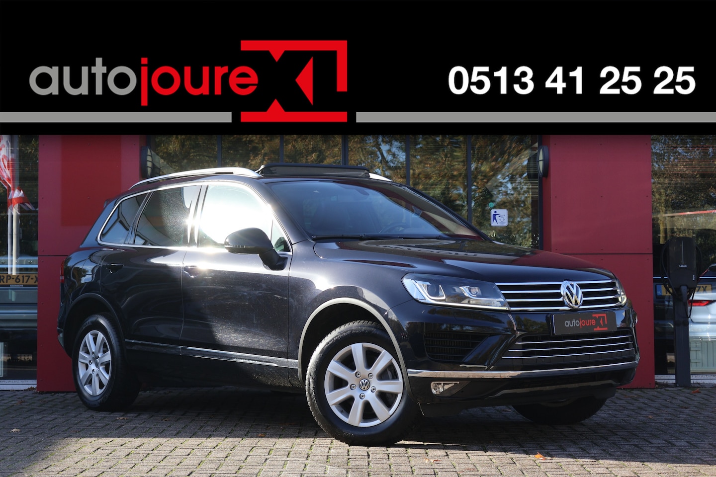 Volkswagen Touareg - 3.0 TDI R-line | Trekhaak | Panoramadak | Leder | Camera | Stuur- en stoelverwarming | - AutoWereld.nl