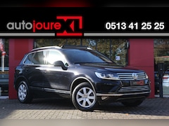 Volkswagen Touareg - 3.0 TDI R-line | Trekhaak | Panoramadak | Leder | Camera | Stuur- en stoelverwarming |