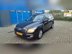 Hyundai i30 CW - 1.6i Dynamic Business / Trekhaak / Airco / Cruisecontrol /