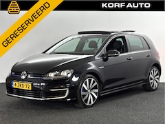 Volkswagen Golf - 1.4 TSI GTE / Pano / Camera / Nav