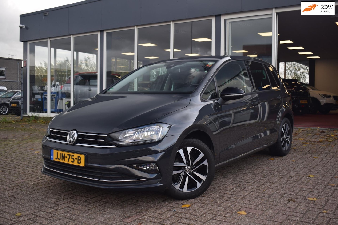 Volkswagen Golf Sportsvan - 1.0 TSI Highline | NAVI | CLIMATE CONTROL | CRUISE CONTROL | STOELVERWARMING | - AutoWereld.nl