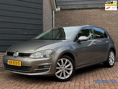 Volkswagen Golf - 1.2 TSI Business Edition Connected | Camera | Trekhaak | PDC | Leer
