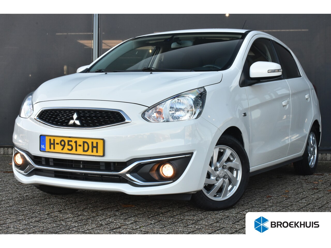 Mitsubishi Space Star - 1.2 Advance Automaat | Navigatie | Cruise Control | Keyless-Entry | DAB+ | Mistlampen | Re - AutoWereld.nl