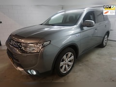 Mitsubishi Outlander - 2.0 PHEV Instyle+ /NAVI / NAP / CAMERA/ DEALER ONDERHOUDEN