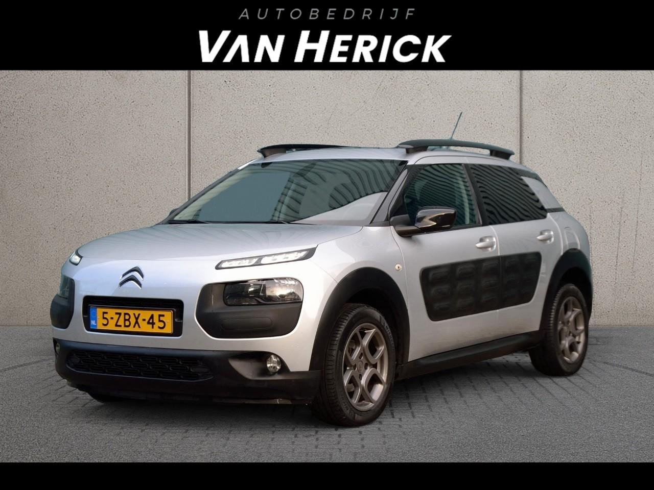 Citroën C4 Cactus - 1.2 e-VTi Shine | Automaat | Panodak | Camera - AutoWereld.nl