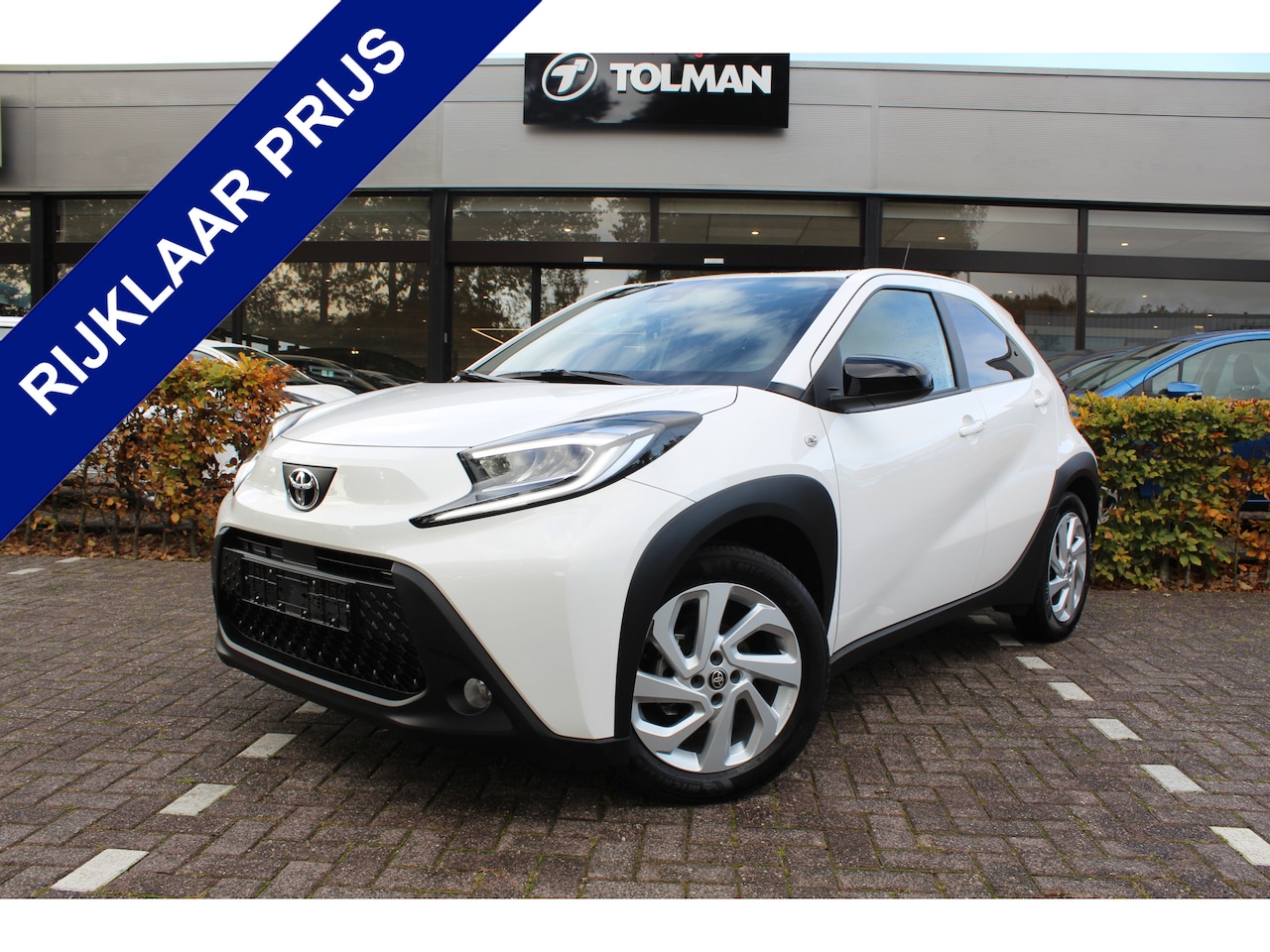 Toyota Aygo X - 1.0 VVT-i MT First | Rijklaar | Stoel-/stuurverw. | Clima | LED | Privacyglass | Apple/And - AutoWereld.nl