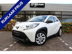 Toyota Aygo X - 1.0 VVT-i MT First | Rijklaar | Stoel-/stuurverw. | Clima | LED | Privacyglass | Apple/And