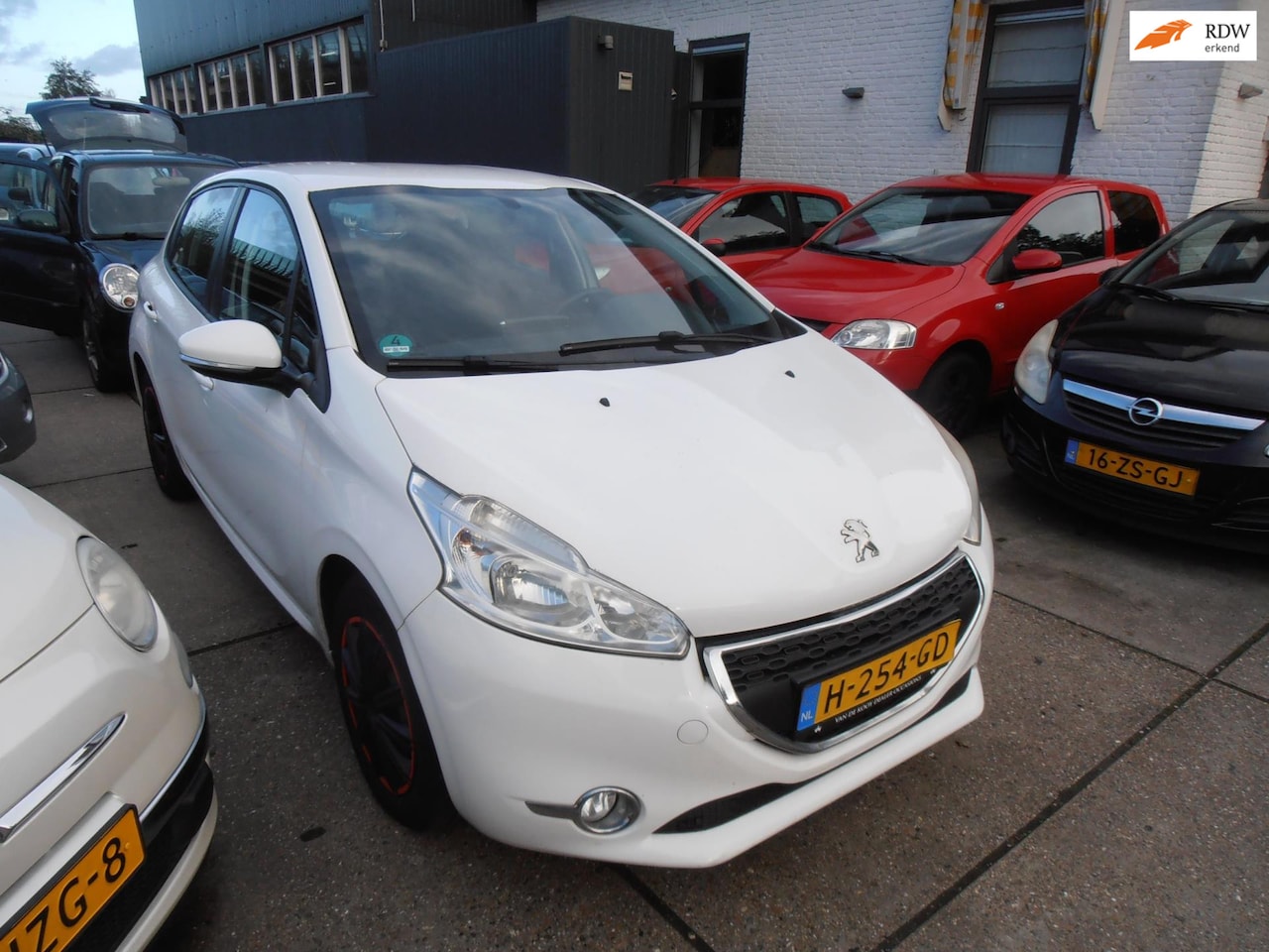 Peugeot 208 - 1.2 VTi Allure st bekr airco 5drs elek pak nap apk - AutoWereld.nl