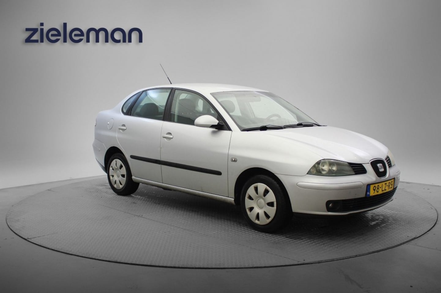 SEAT Cordoba Vario - 1.4 16V Signo - Cruise, Clima - AutoWereld.nl