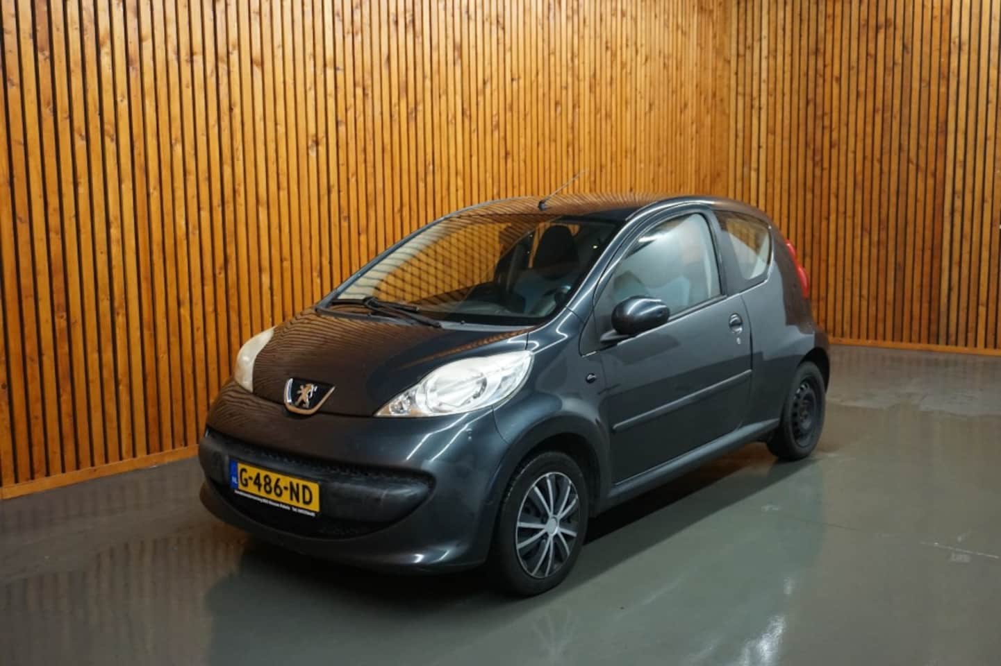Peugeot 107 - 10. 12V XR  3DRS TOERENTELLER AIRCO AUDIO ELK-PAKKET - AutoWereld.nl
