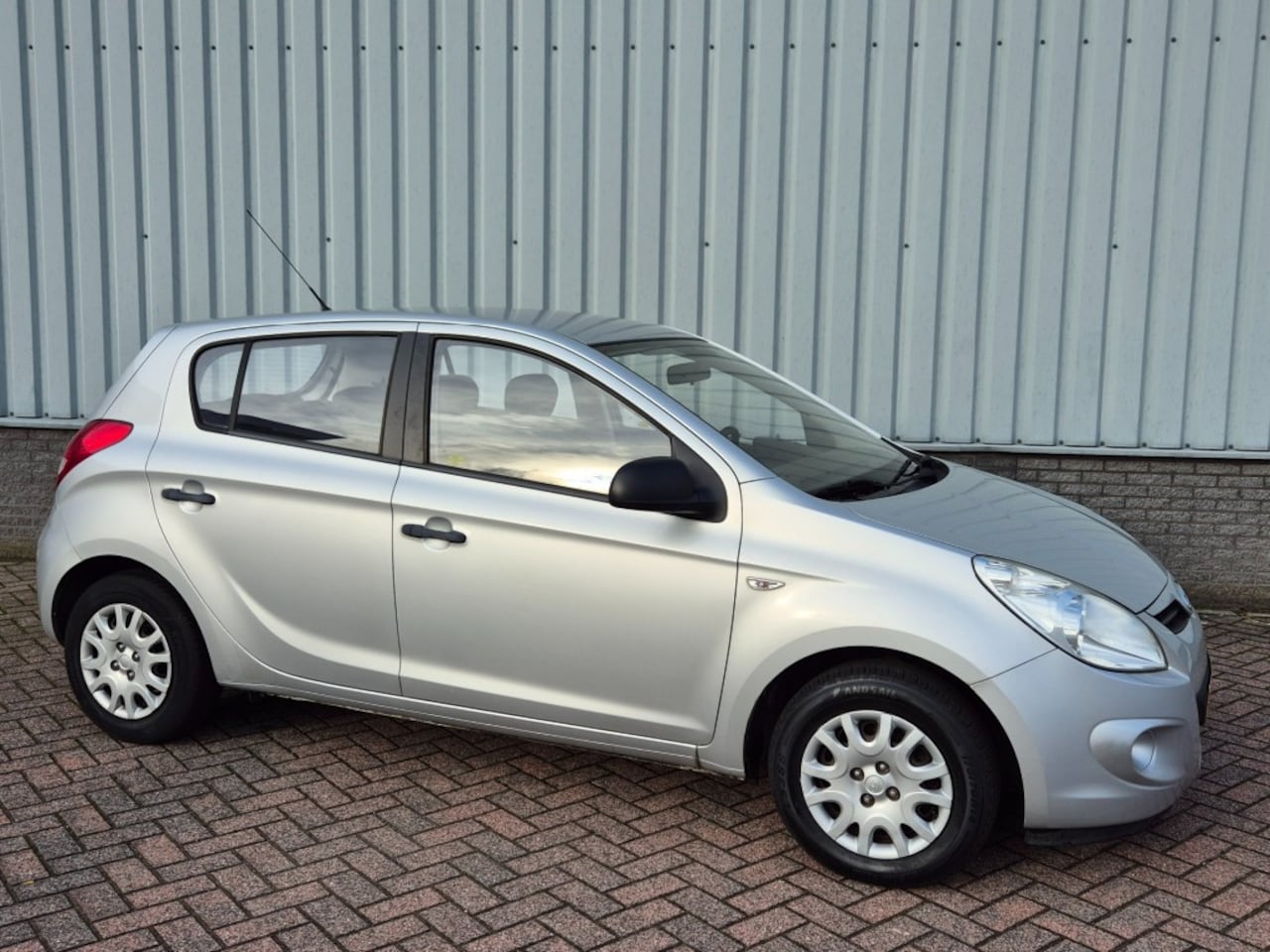 Hyundai i20 - 1.2i Business Edition Airco 115.000 km - AutoWereld.nl