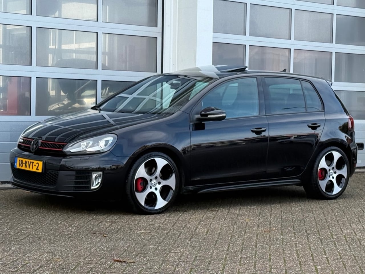 Volkswagen Golf - 2.0 GTI 211PK AUT. Xenon Navi Leer Schuif-dak - AutoWereld.nl