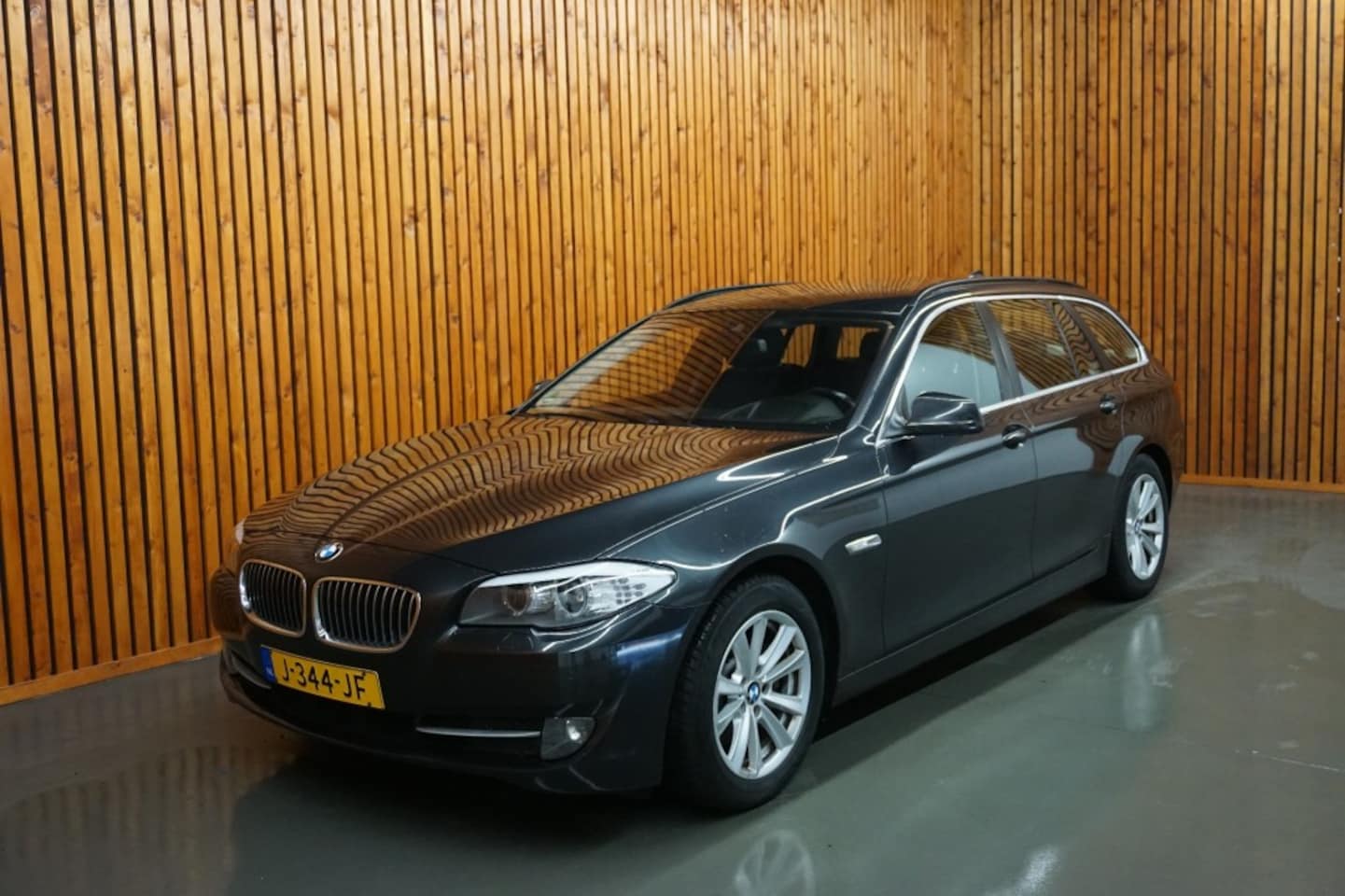 BMW 5-serie Touring - 520d TOURING HIGH EXECUTIVE CLIMA NAVIGATIE - AutoWereld.nl