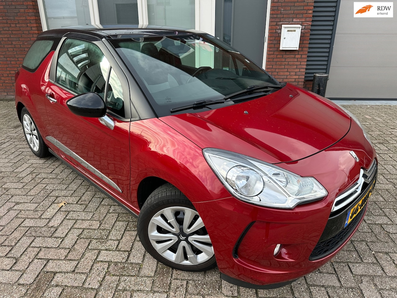 Citroën DS3 - 1.4 Chic / Airco / PDC / Cruise / NAP - AutoWereld.nl