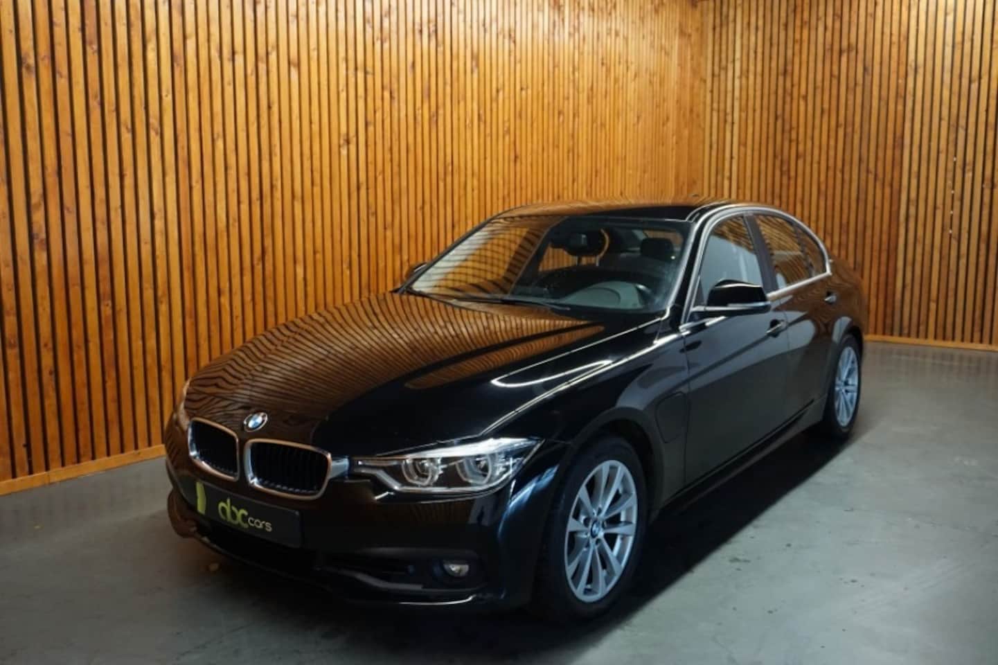 BMW 3-serie - 330e CENTENNIAL EXECUTIVE AUTOMAAT - AutoWereld.nl
