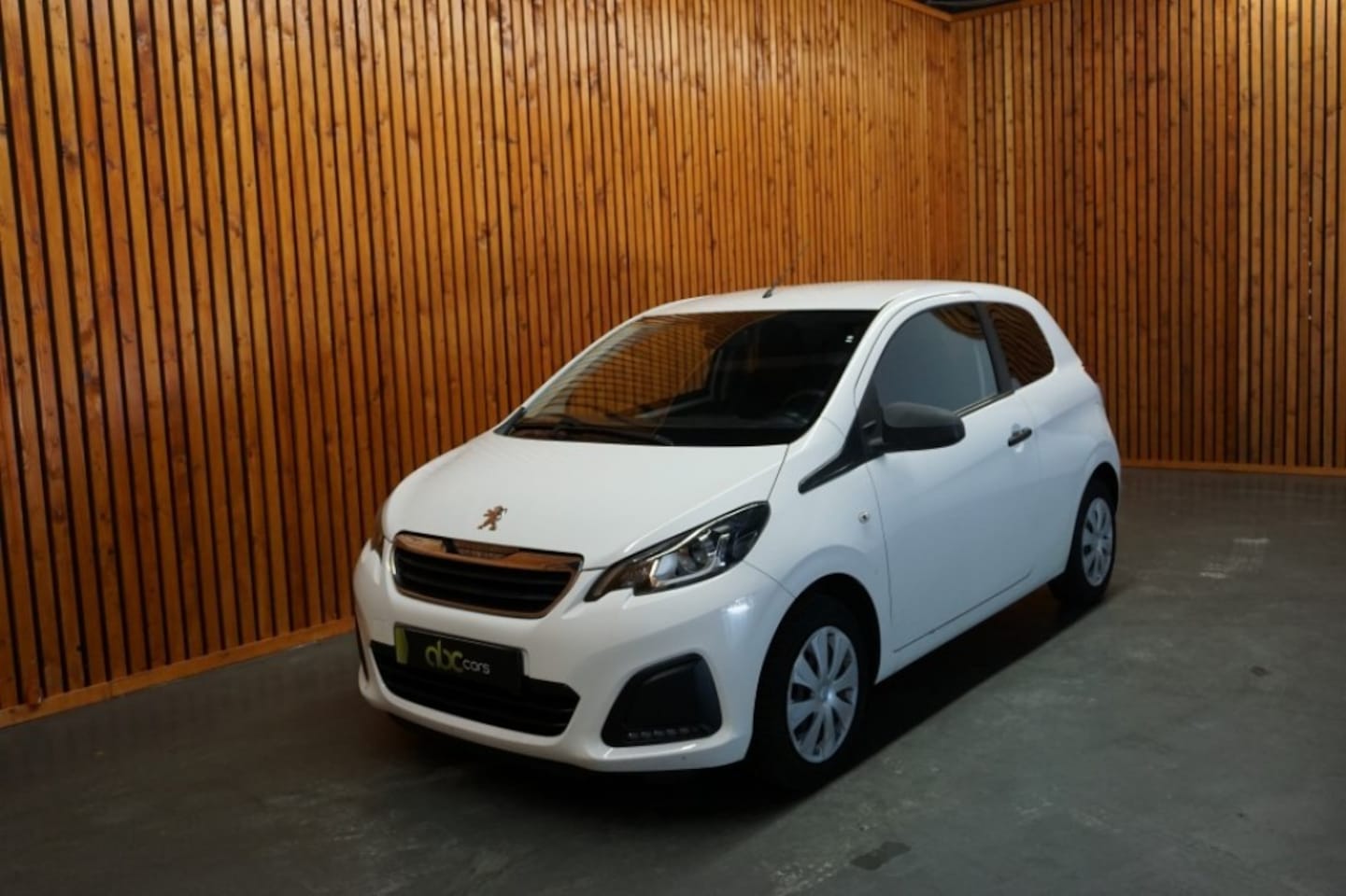 Peugeot 108 - 1.0 E-VTI Acces - AutoWereld.nl