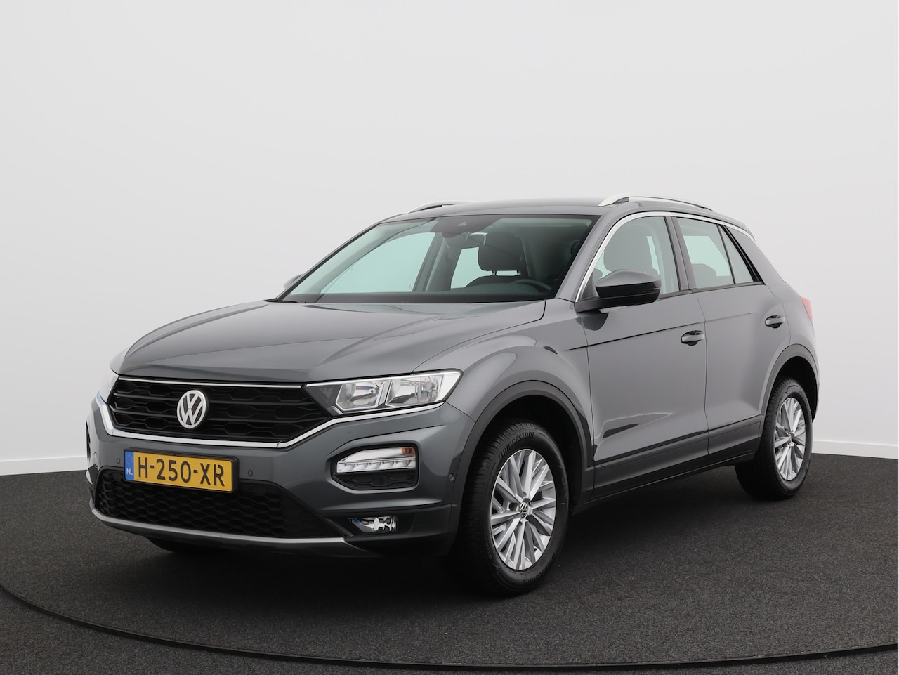 Volkswagen T-Roc - 1.0 TSI Style Business/ achteruitrijcamera/ lage km! - AutoWereld.nl