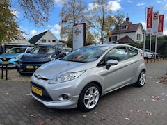 Ford Fiesta - 1.4 3-DEURS / AIRCO-ECC / TREKHAAK / 16'' LM-VELGEN / RADIO-CD-USB