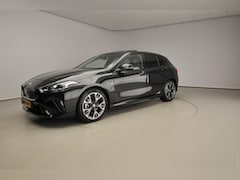 BMW 1-serie - 5-deurs 120 | M-Sportpakket | LED | Leder | Navigatie | Active cruise | Schuifdak | Keyles