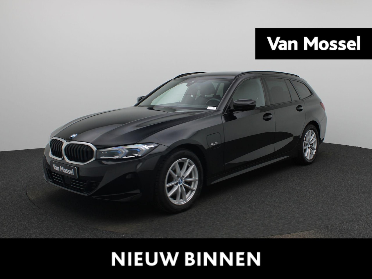 BMW 3-serie Touring - 320e AUTOMAAT | ELEKTRISCH WEGKLAPBARE TREKHAAK | ADAPTIEVE CRUISE | NAVIGATIE | MEMORY | - AutoWereld.nl