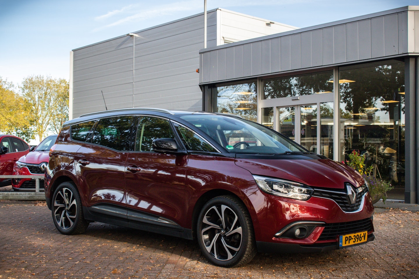 Renault Grand Scénic - dCi 160 EDC Bose | Trekhaak | Achteruitrijcamera | Clima - AutoWereld.nl